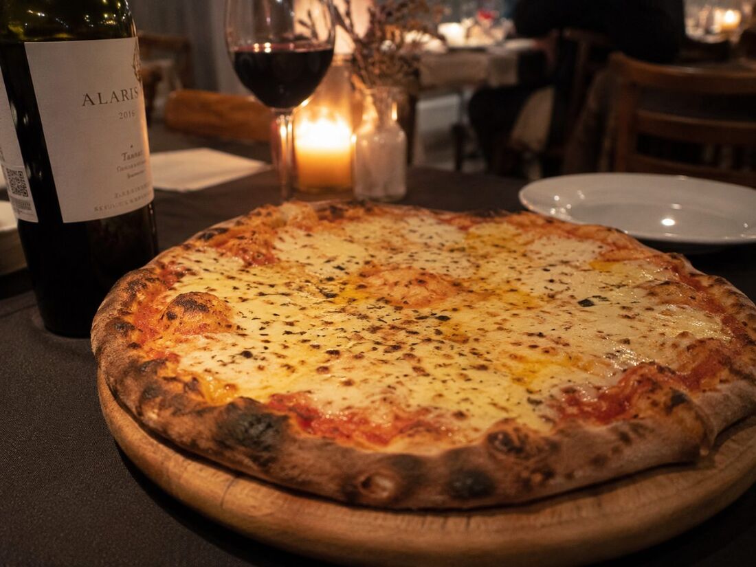 Fresh-dough pizza